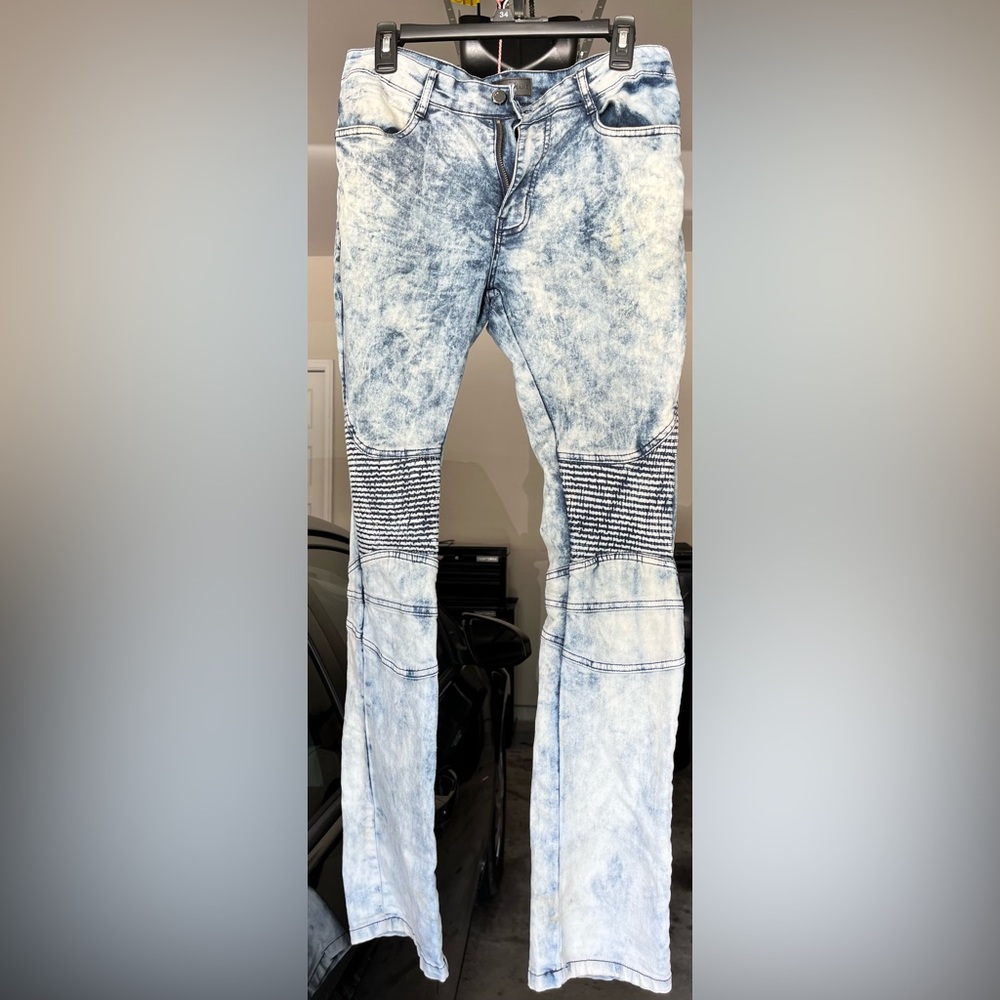 Jeans- barely worn
